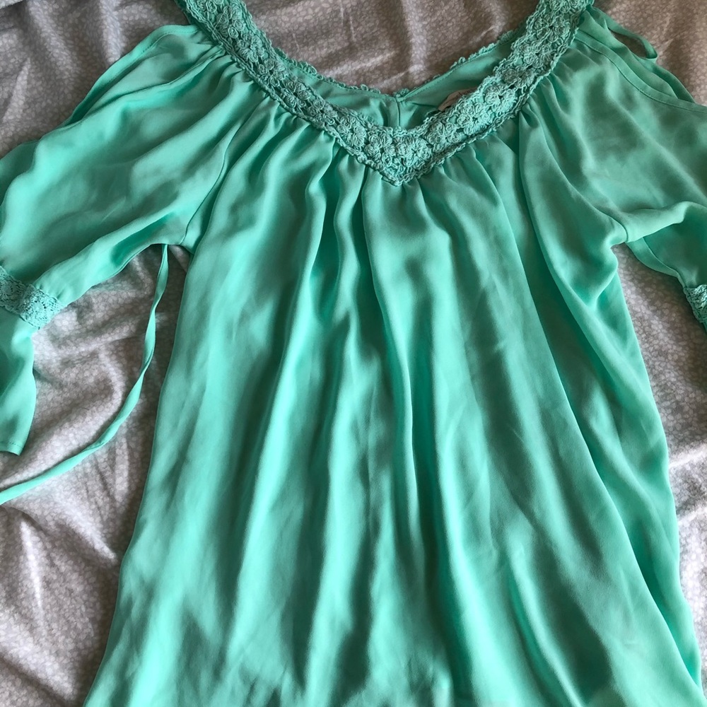 Mint green top